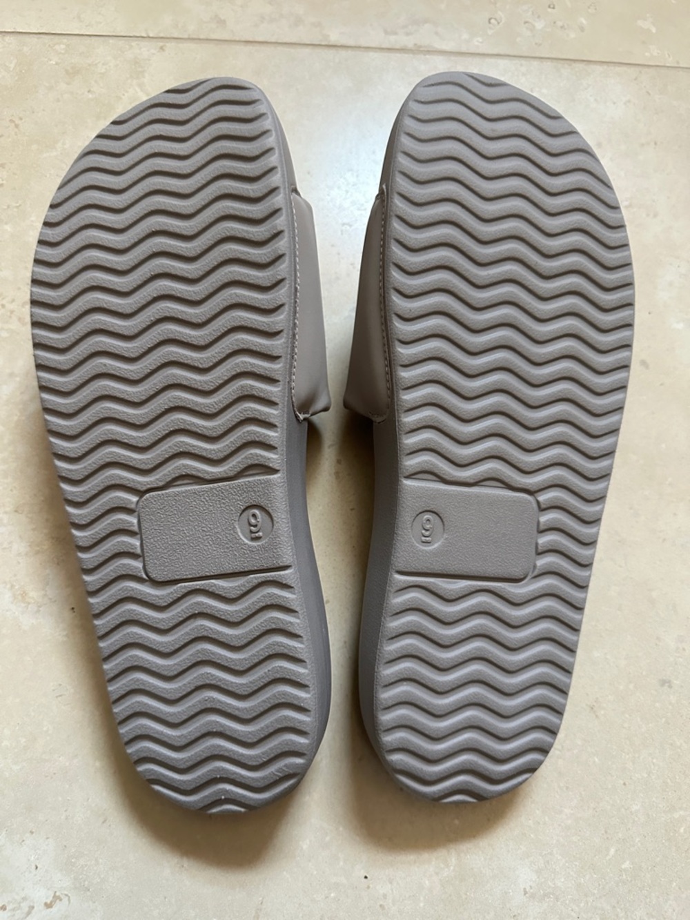 NEW Slip On Slide Sandals Size 9 - Picture 7 of 10